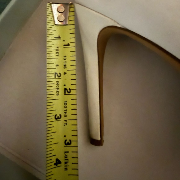 Jessica Simpson Saras white patent peep-toe heels. - Picture 8 of 8